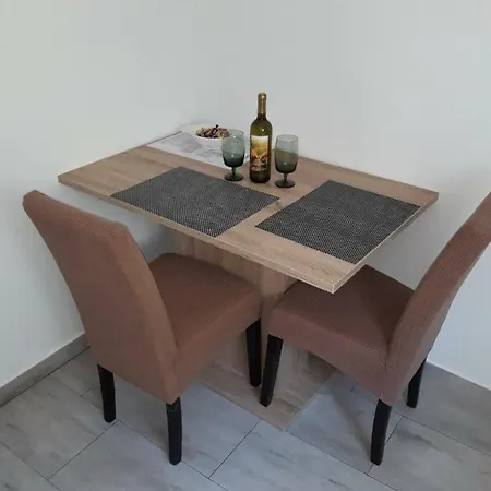 Studio Nukic Apartment